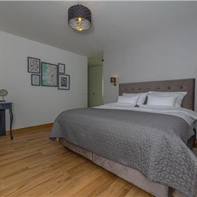 5 bedroom villa with pool near Crikvenica, sleeps 10